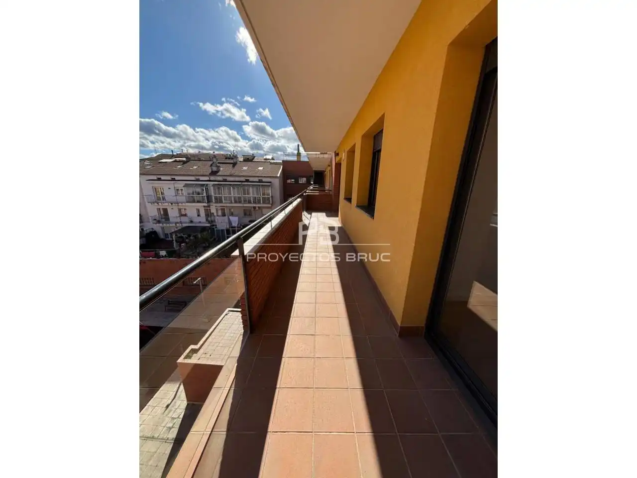 Vista exterior de Piso en venta en Igualada con Aire acondicionado, Parquet y Terraza