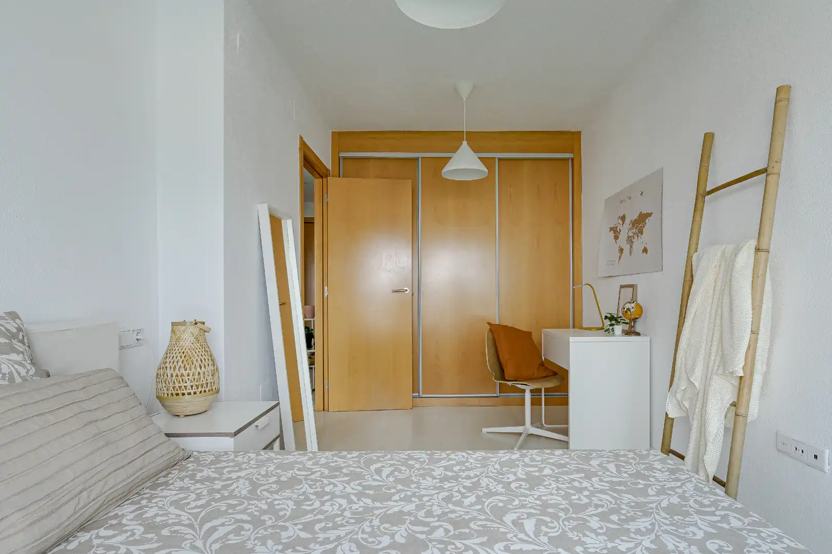 Habitación de Piso en venta en Madrid con Trastero