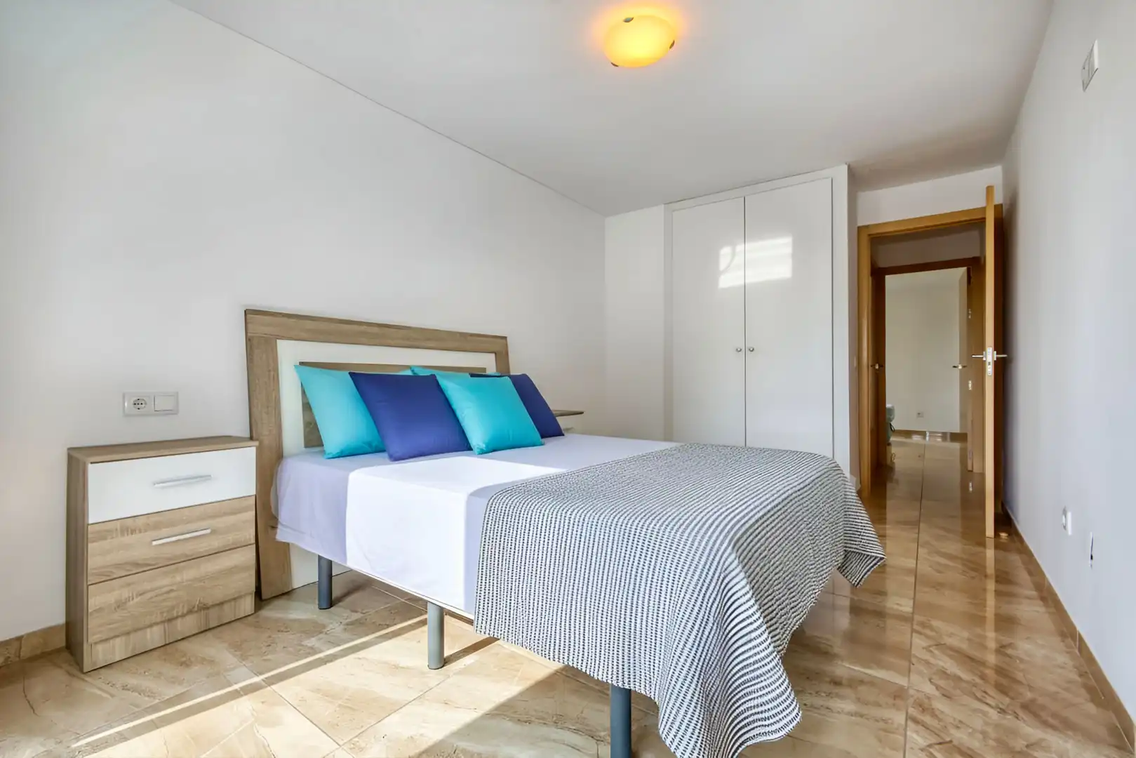 Schlafzimmer von Wohnungen zur Miete in Alicante / Alacant mit Klimaanlage, Heizung und Terrasse