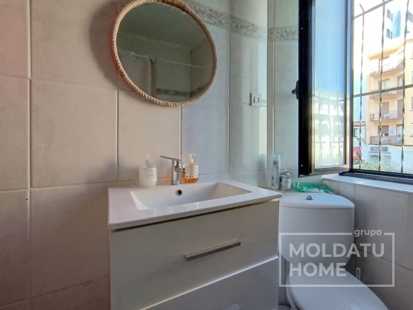 Bathroom of Flat for sale in Irun   with Furnished