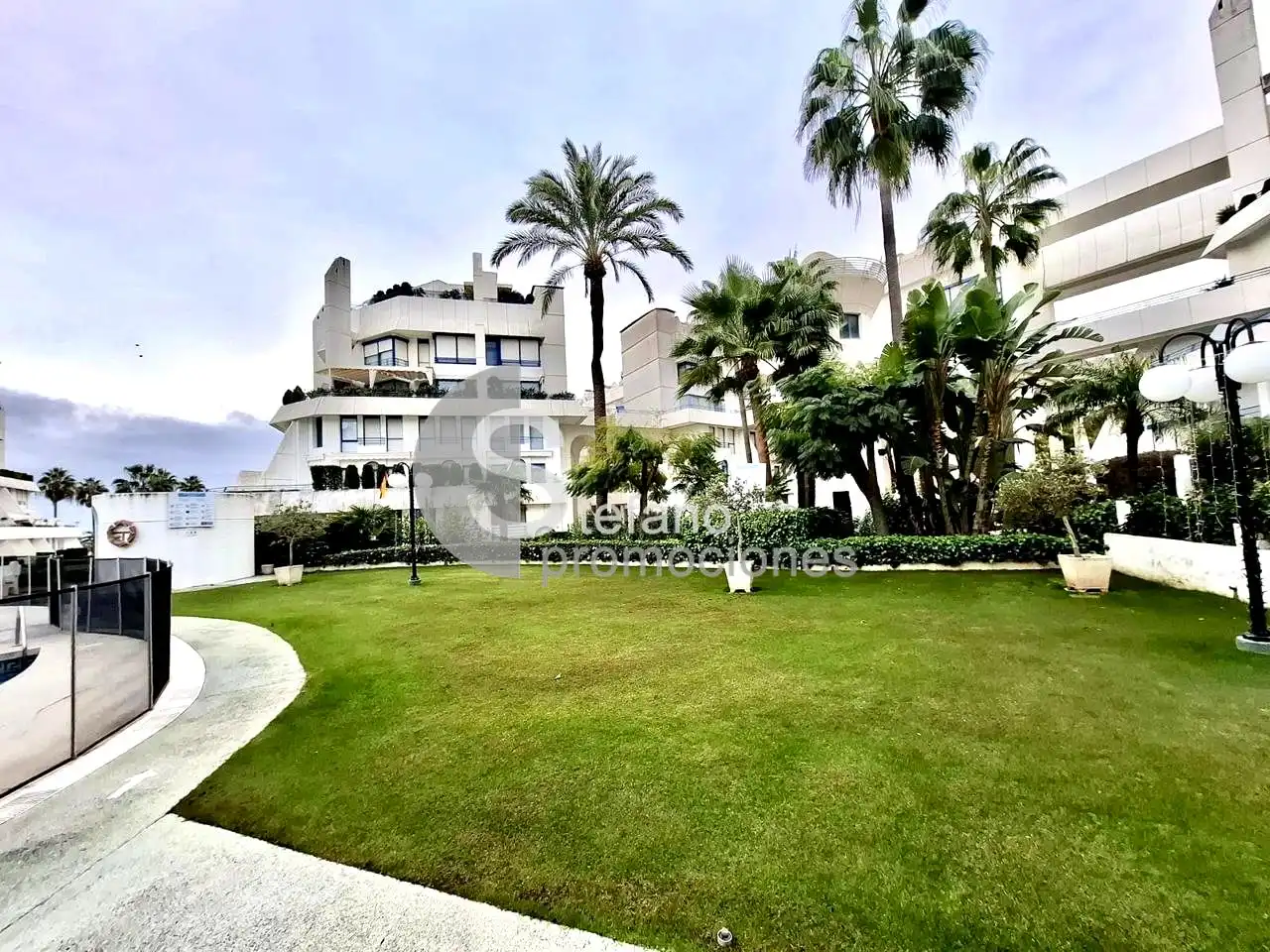 Jardí de Planta baixa en venda en Marbella amb Aire condicionat, Jardí privat i Terrassa