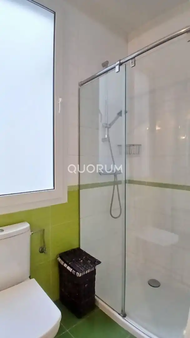 Badezimmer von Wohnung zum Verkauf in Bilbao  mit Heizung