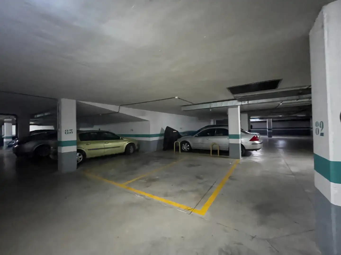 Parkplatz von Wohnung zur Miete in San Sebastián de los Reyes mit Heizung, Abstellraum und Ofen