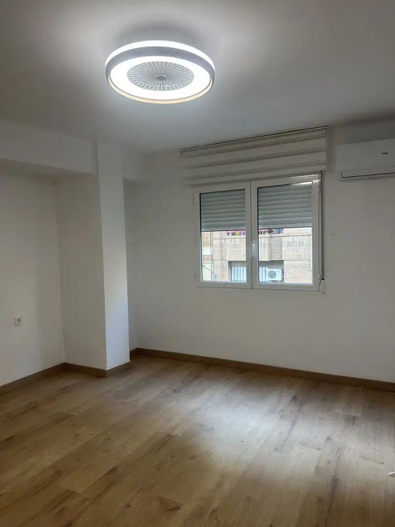 Bedroom of Flat for rent in Mislata  with Air Conditioner, Oven and Washing machine