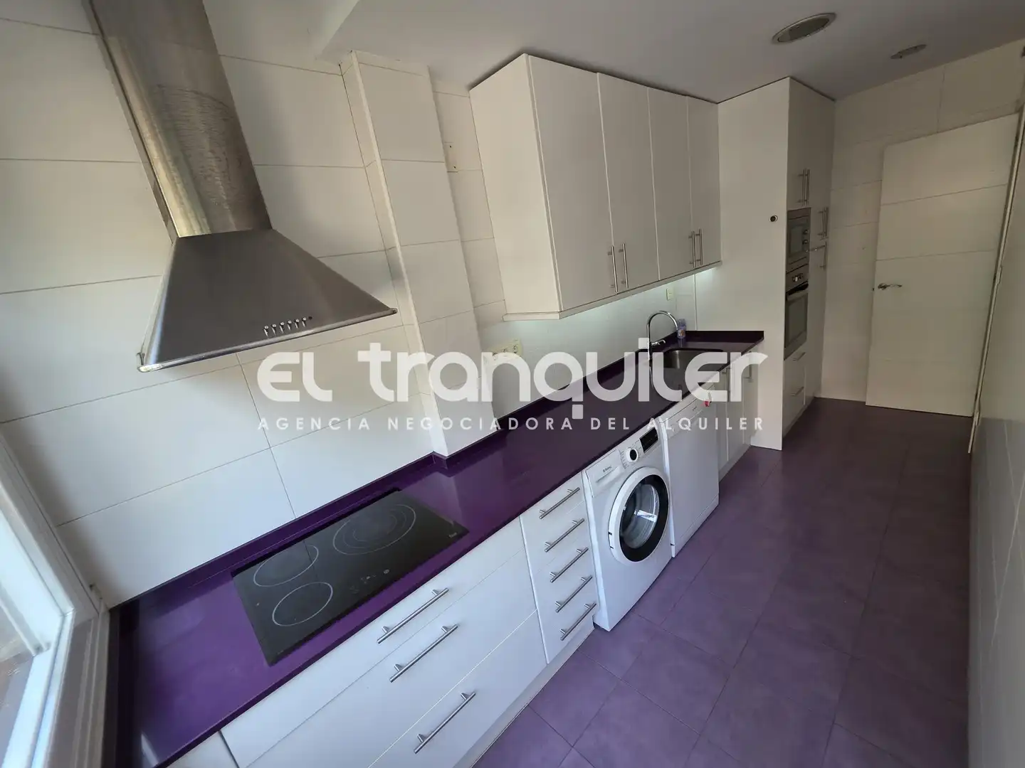 Kitchen of Flat for rent in Madrid  with Air Conditioner, Furnished and Washing machine