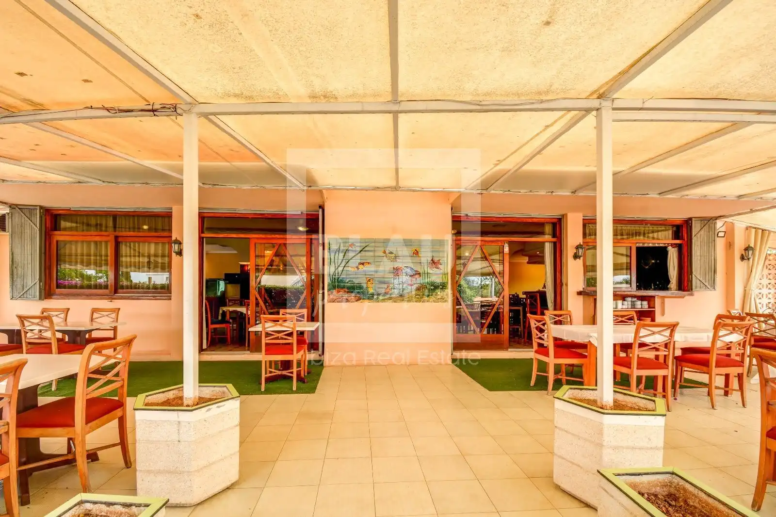 Local en venta en Sant Josep de sa Talaia con Aire acondicionado, Terraza y Amueblado