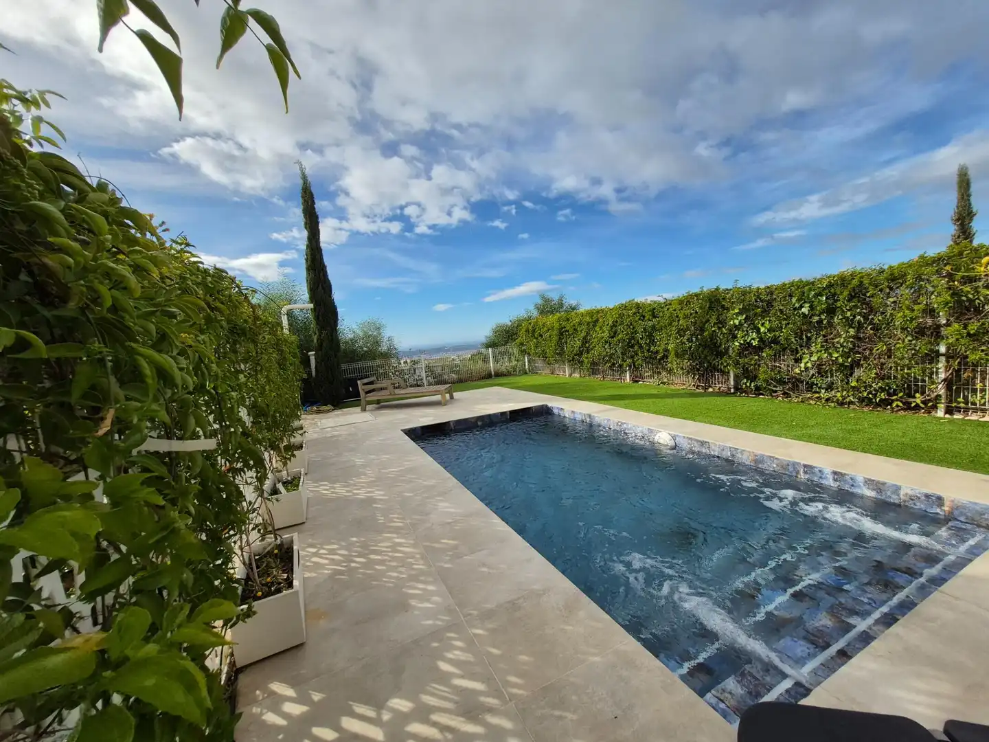 Schwimmbecken von Wohnung zur Miete in Mijas mit Klimaanlage, Privatgarten und Terrasse