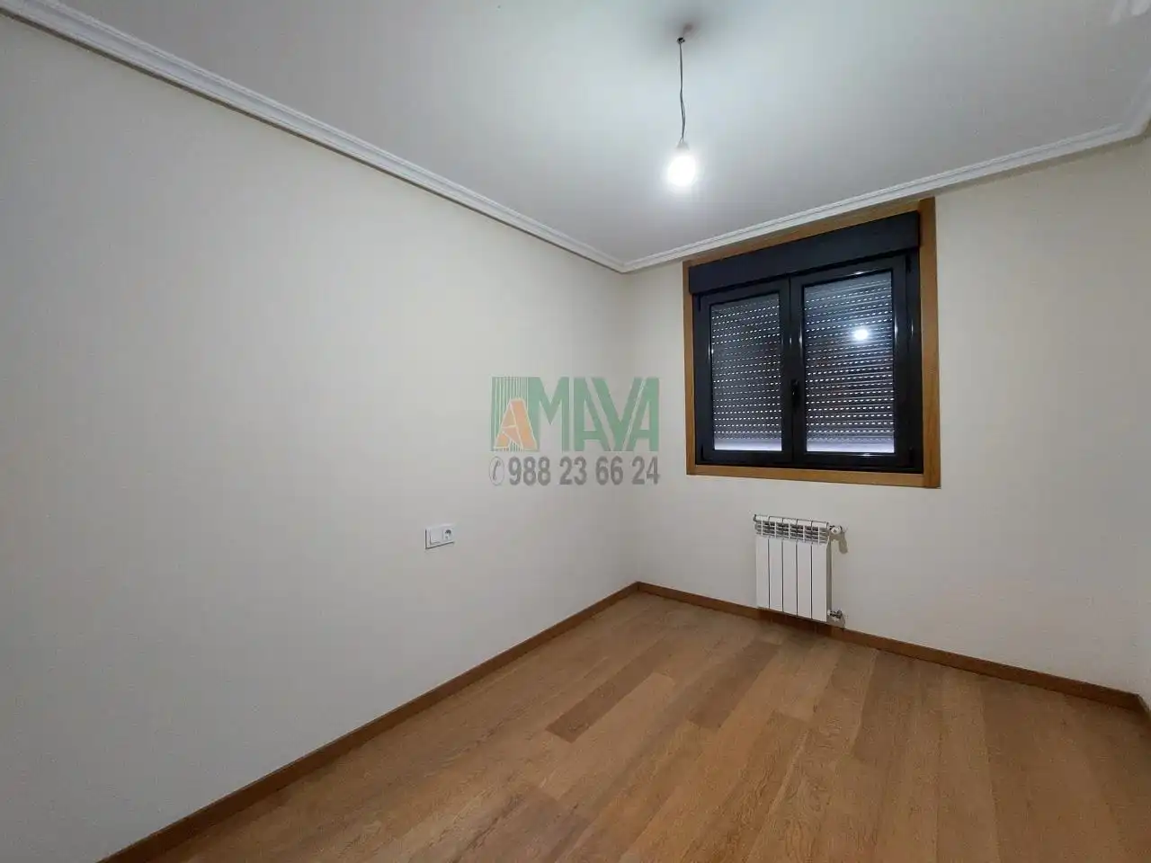 Bedroom of Flat for sale in Ourense Capital   with Heating and Terrace