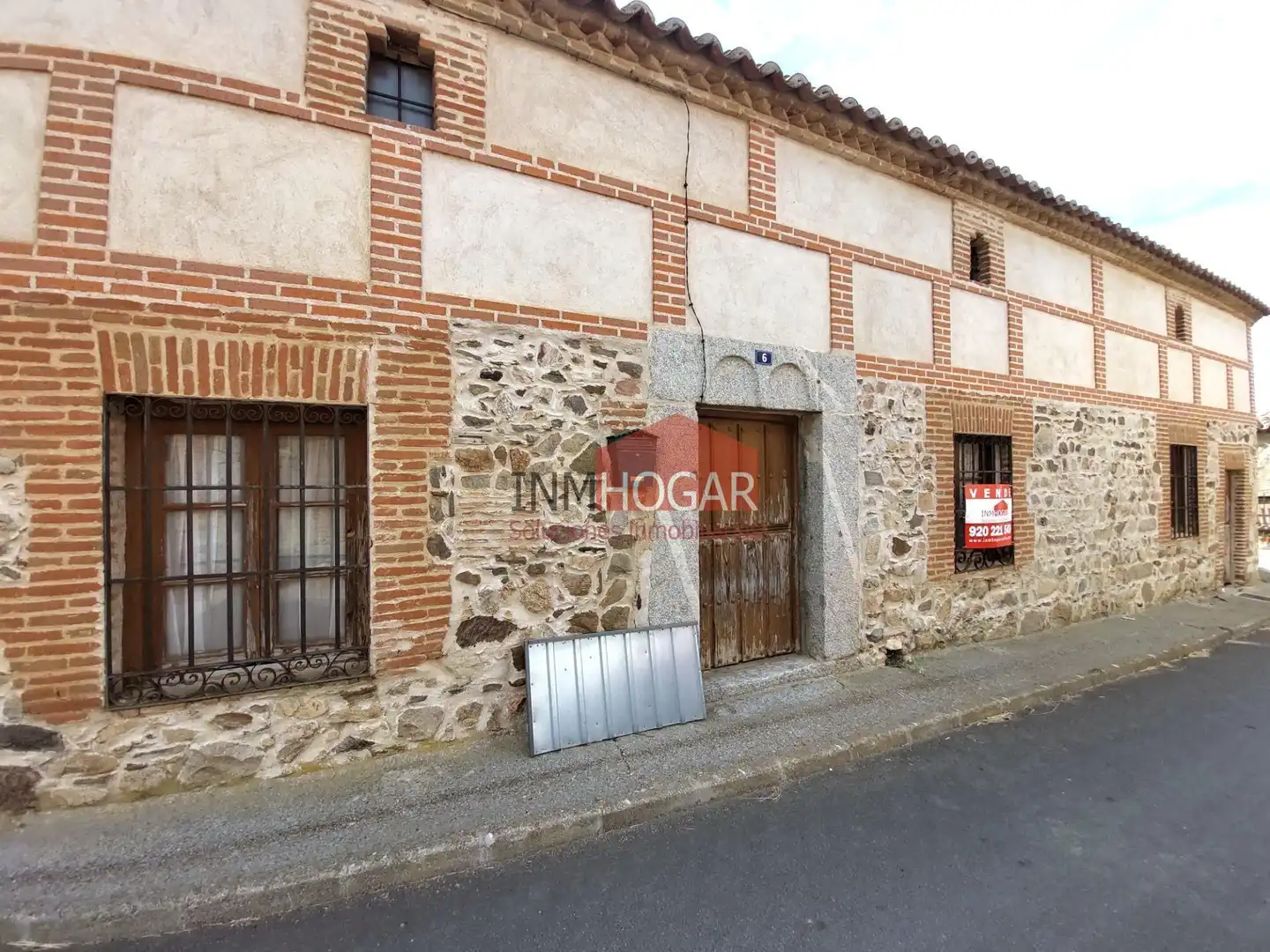 Exterior view of Houses for sale in Peñalba de Ávila