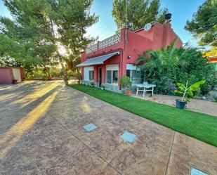 Vista exterior de Casa o xalet de lloguer en Petrer amb Aire condicionat, Terrassa i Piscina