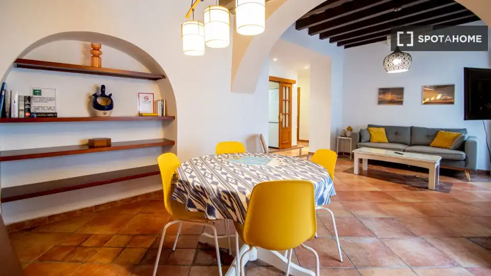 Room in El Pópulo - Santa María