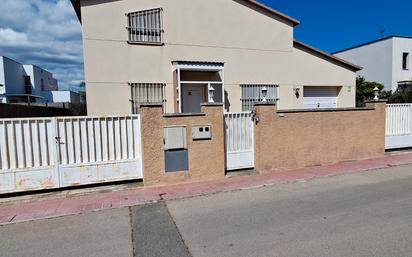 Vista exterior de Casa o xalet en venda en Puigpelat amb Jardí privat, Moblat i Forn