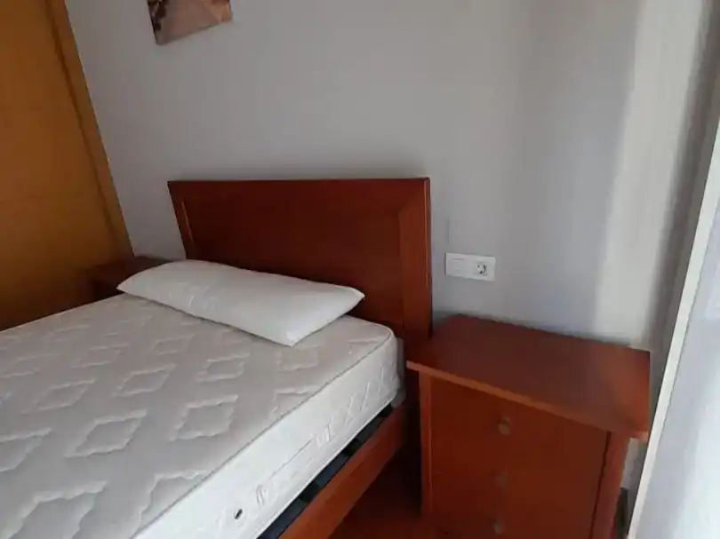 Schlafzimmer von Wohnung zur Miete in Santiago de Compostela  mit Balkon