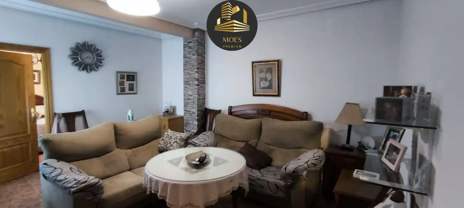 Living room of Flat for sale in Úbeda  with Air Conditioner, Heating and Terrace