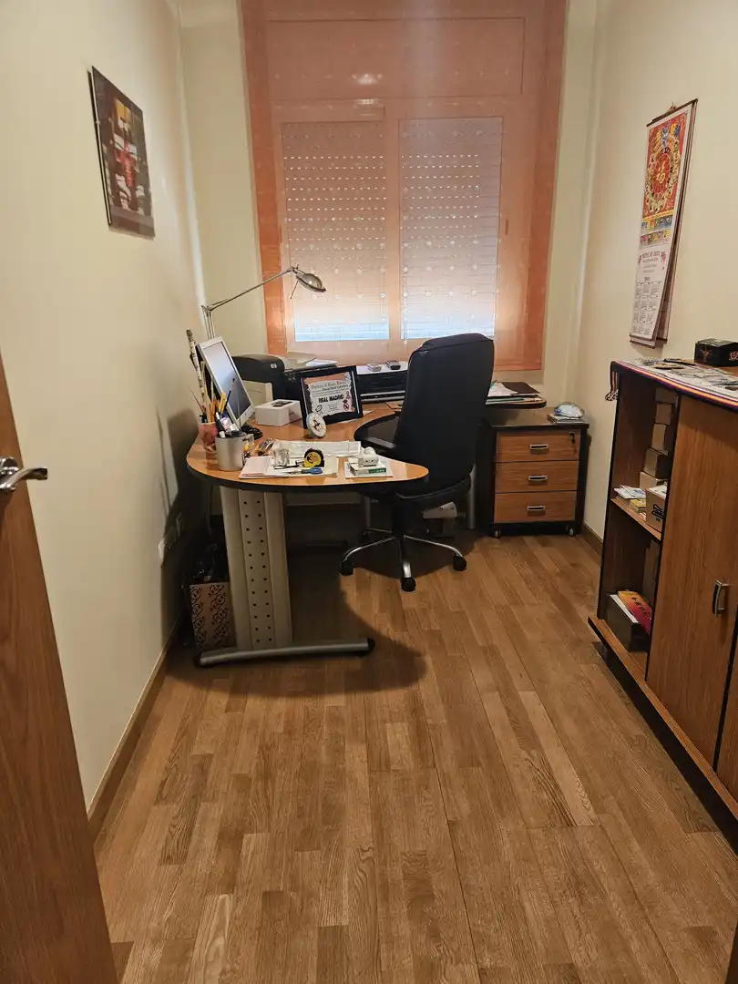 Piso en venta en Santa Coloma de Gramenet con Calefacción, Terraza y Trastero