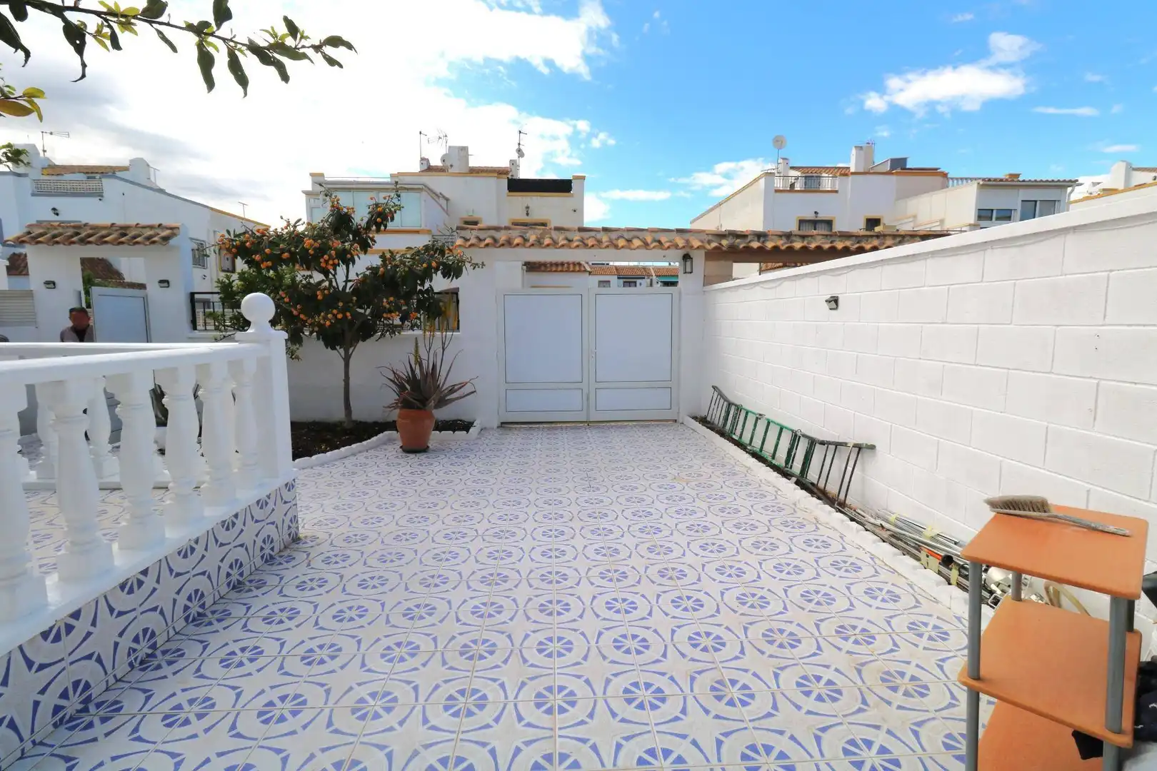 Terraza de Piso en venta en Torrevieja con Jardín privado, Amueblado y Piscina comunitaria