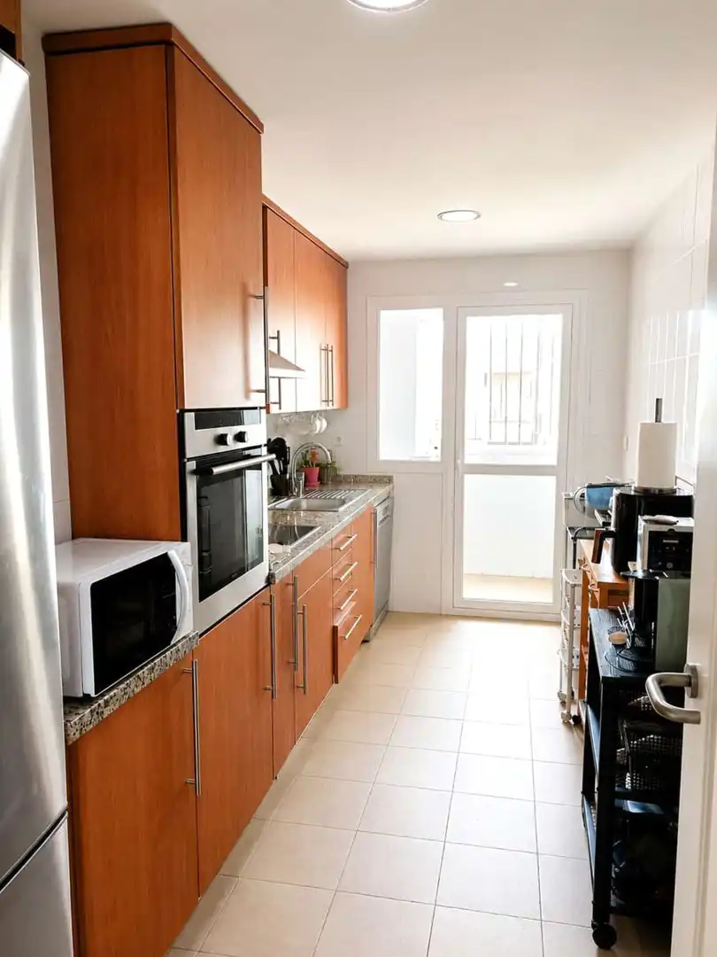 Cuina de Apartament de lloguer en La Alcaidesa amb Aire condicionat, Calefacció i Terrassa