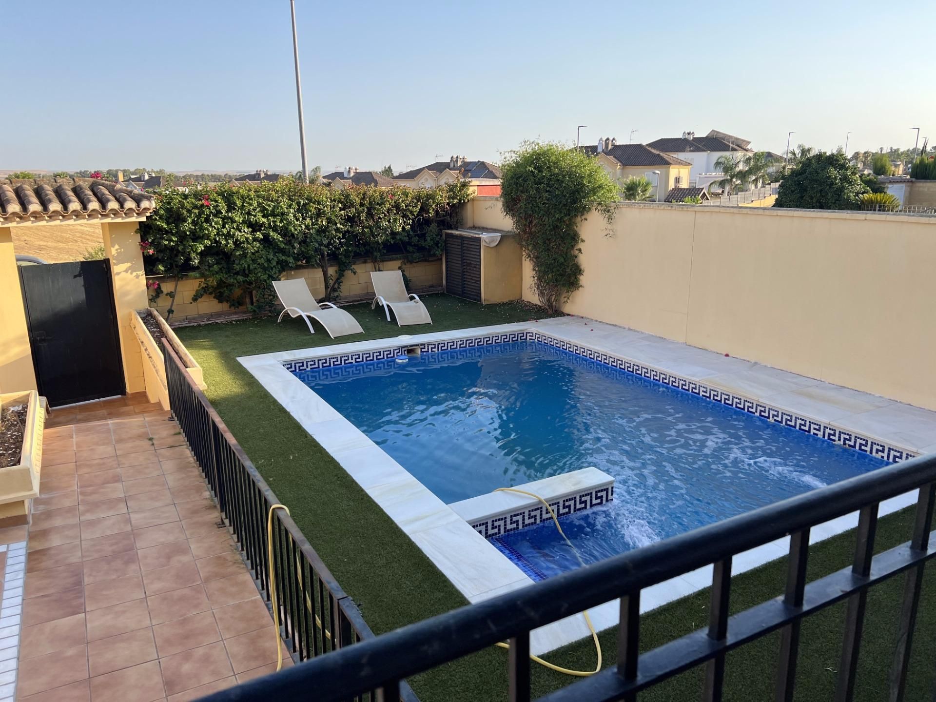 Piscina de Casa adosada en venda en  Córdoba Capital amb Aire condicionat, Calefacció i Jardí privat