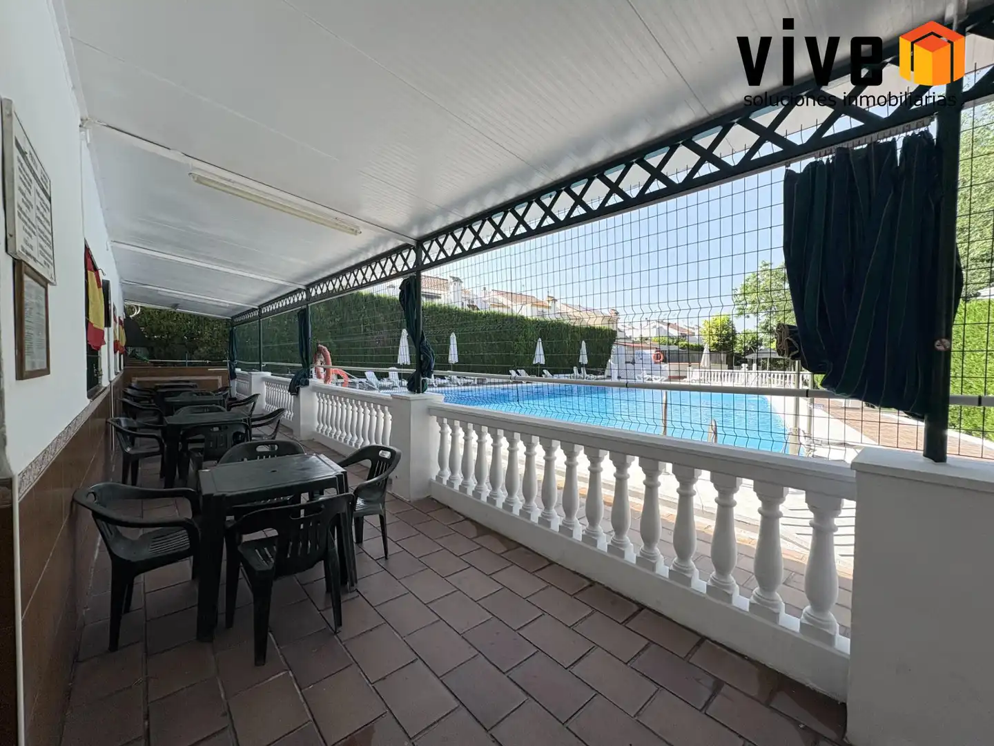 Terrassa de Casa adosada de lloguer en Tomares amb Terrassa, Traster i Jacuzzi