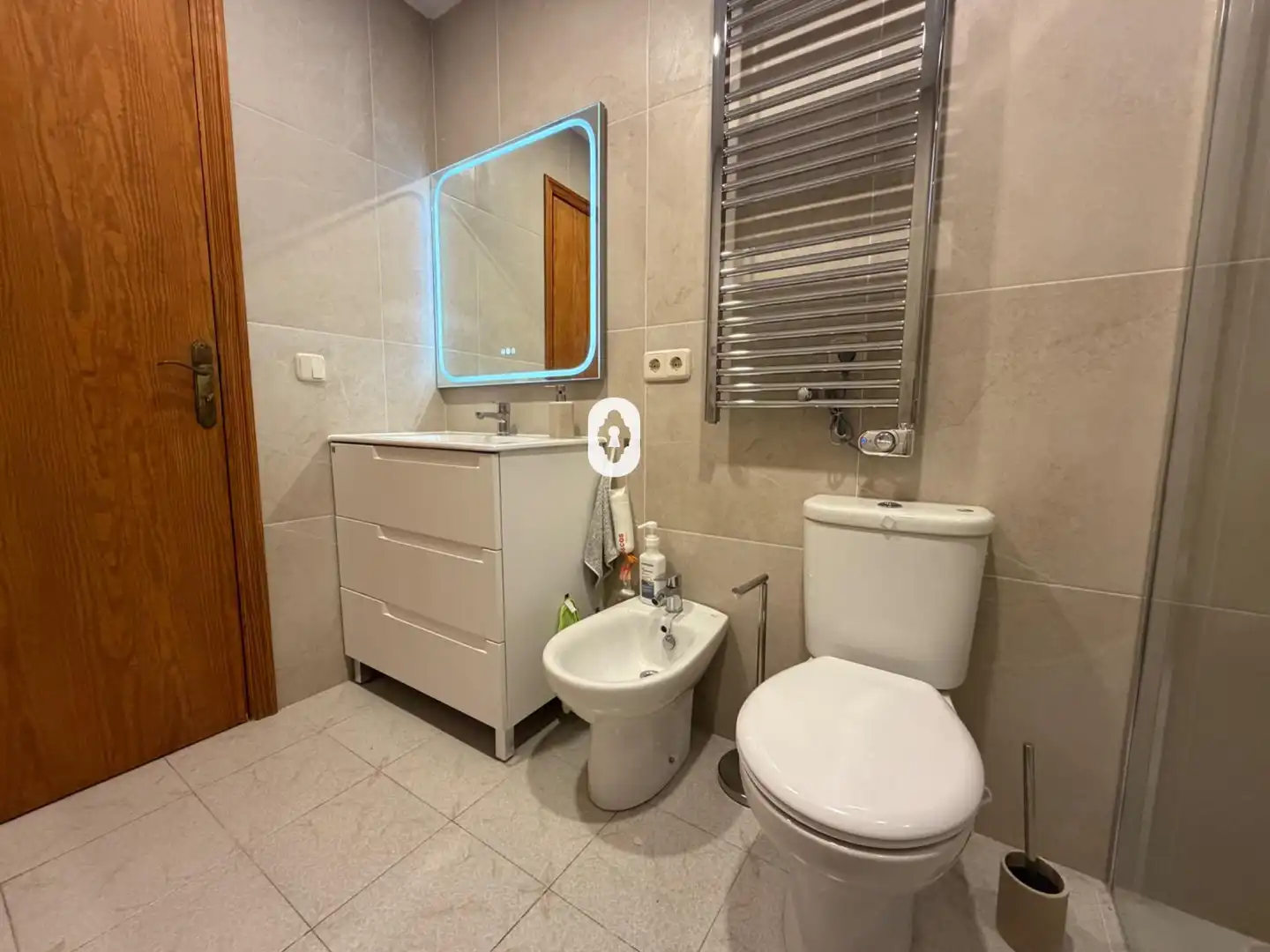Badezimmer von Einfamilien-Reihenhaus zum Verkauf in Son Servera mit Heizung, Privatgarten und Terrasse