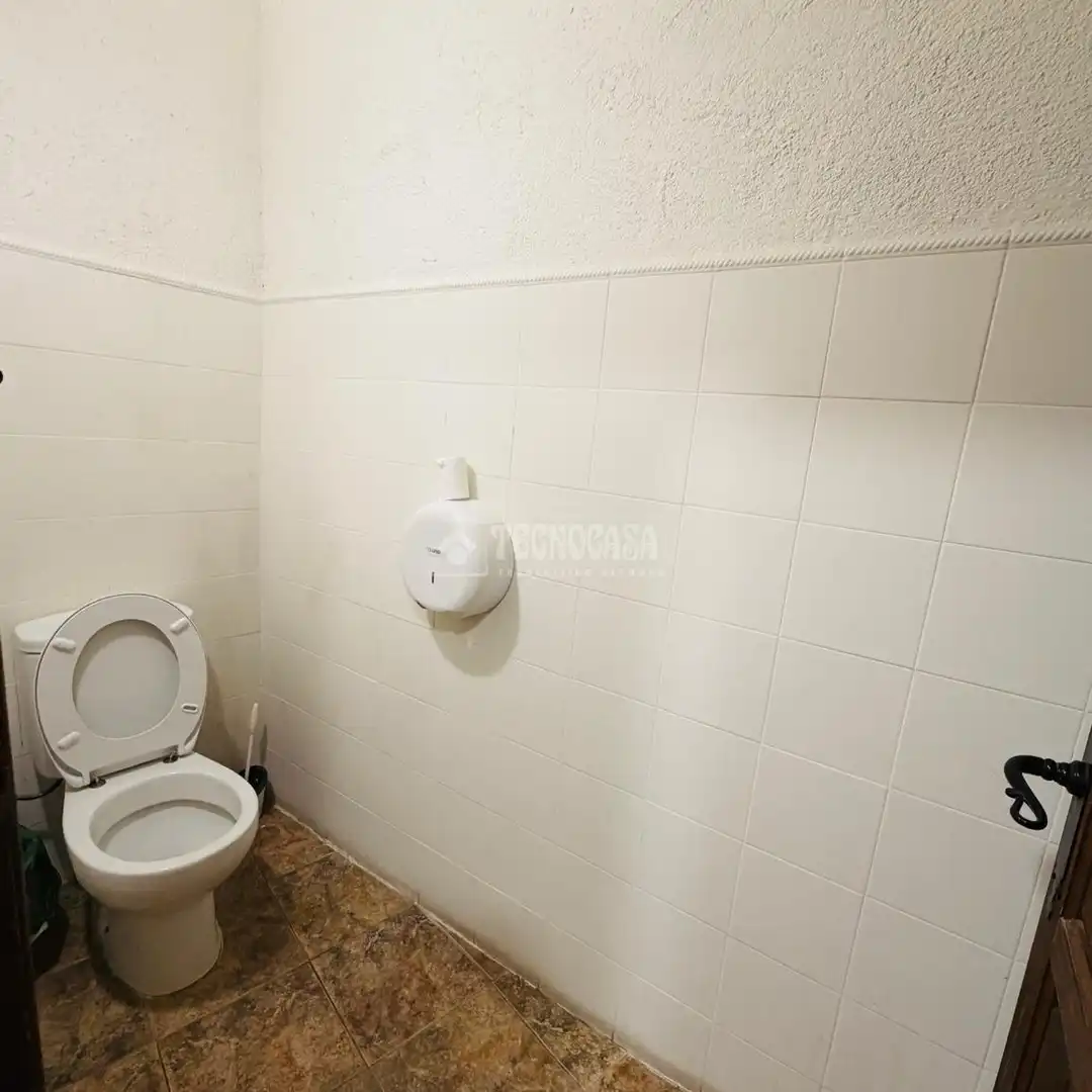 Bathroom of Commercial properties for sale in Villaconejos  with Air Conditioner