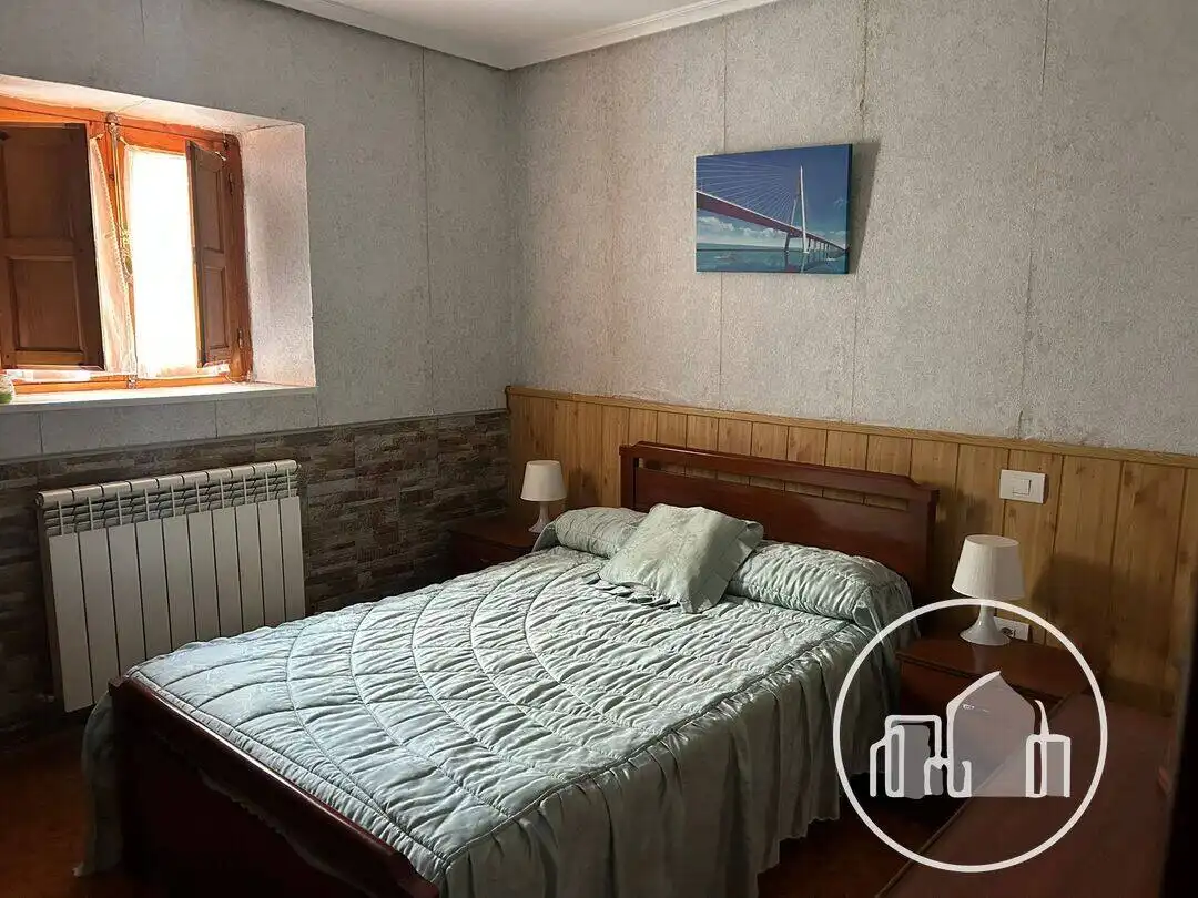 Habitación de Casa o chalet en venta en Arija con Calefacción y Jardín privado