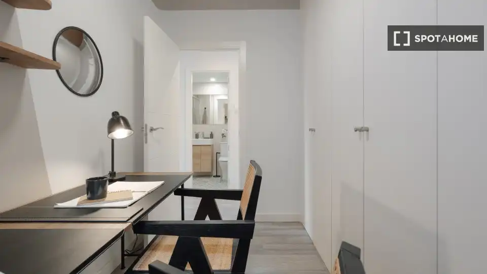 Apartament per a compartir en Madrid amb Aire condicionat, Terrassa i Moblat