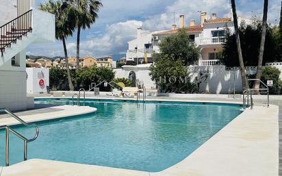 Vista exterior de Apartament en venda en Nerja amb Piscina, Forn i Microones