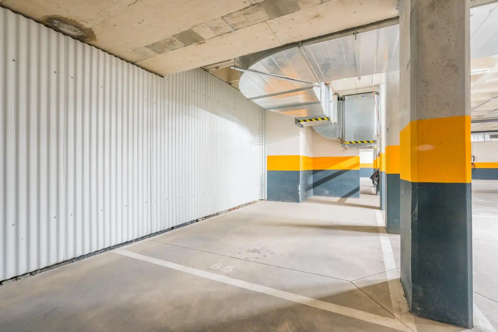 Parking de Piso en venta en Valencia con Aire acondicionado, Calefacción y Jardín privado