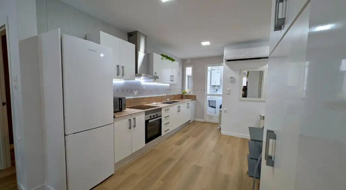 Kitchen of Flat for rent in Armilla  with Air Conditioner, Heating and Parquet flooring