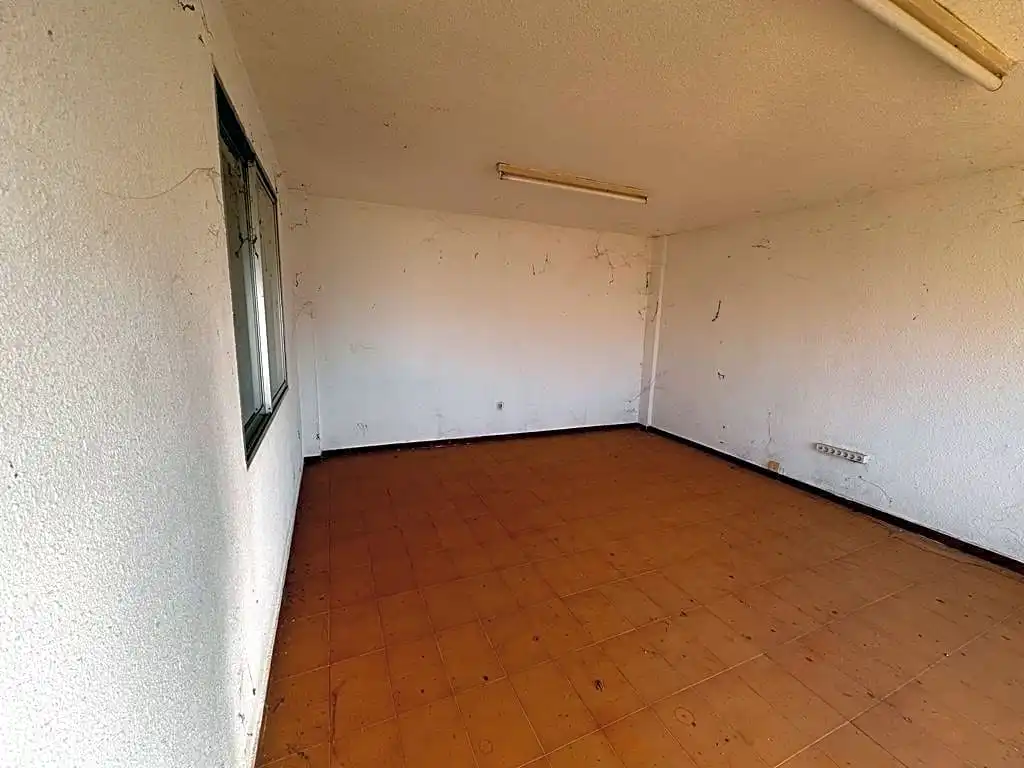 Industrial buildings for sale in Entrena