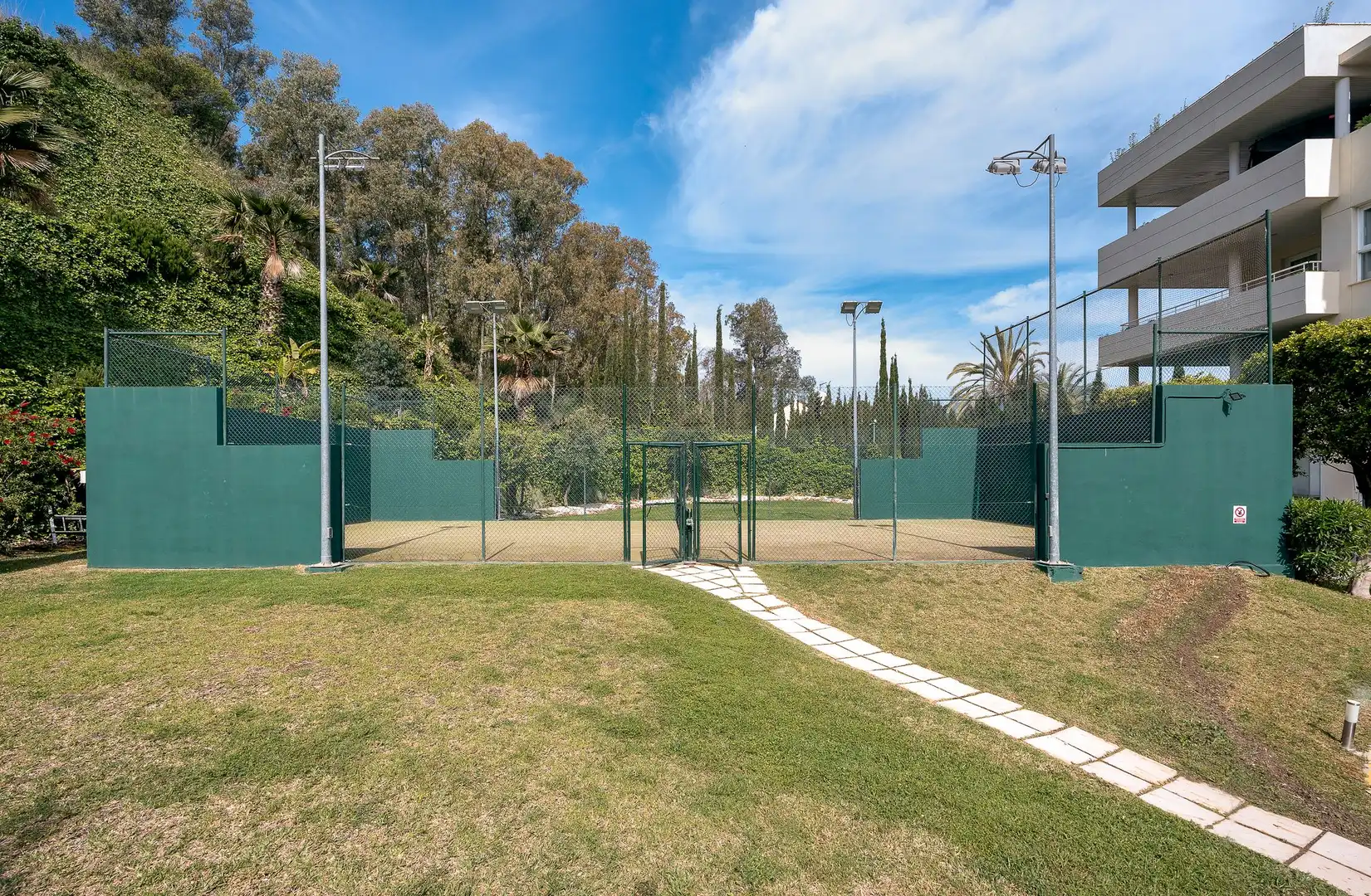 Jardín de Planta baja en venta en Marbella con Aire acondicionado, Calefacción y Jardín privado