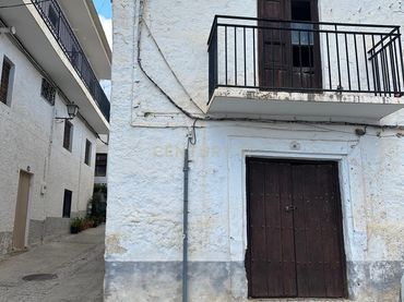 Casa amb balcó en venda a C. ESTACIÓN 4