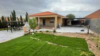 Exterior view of House or chalet for sale in Cáceres Capital  with Private garden and Swimming Pool