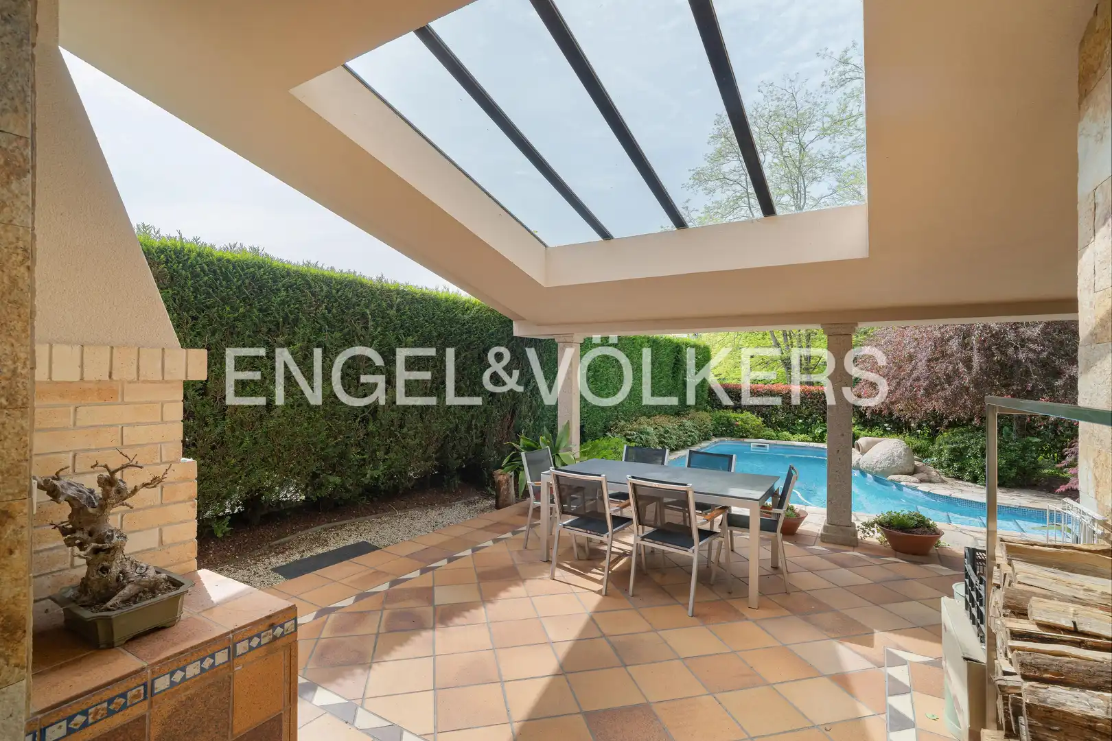 Terrassa de Casa o xalet en venda en Oleiros amb Calefacció, Jardí privat i Terrassa