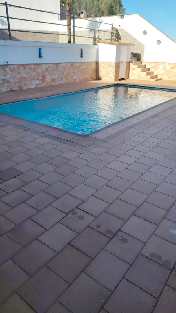 Piscina de Casa adosada en venda en Deifontes amb Calefacció, Jardí privat i Terrassa