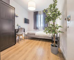 Bedroom of Flat to share in  Barcelona Capital  with Heating, Washing machine and TV