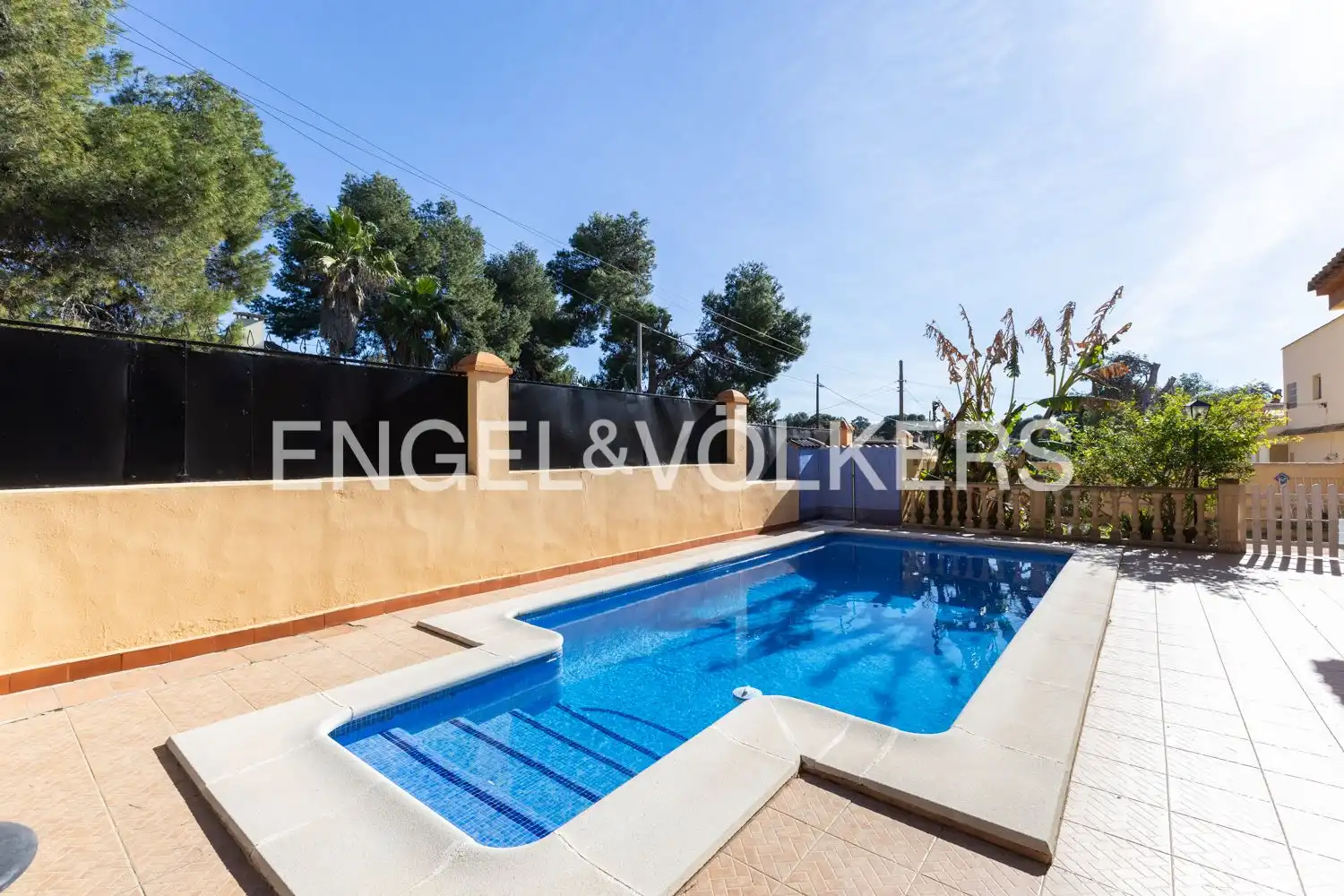 Piscina de Casa o chalet en venta en Paterna con Aire acondicionado, Calefacción y Jardín privado