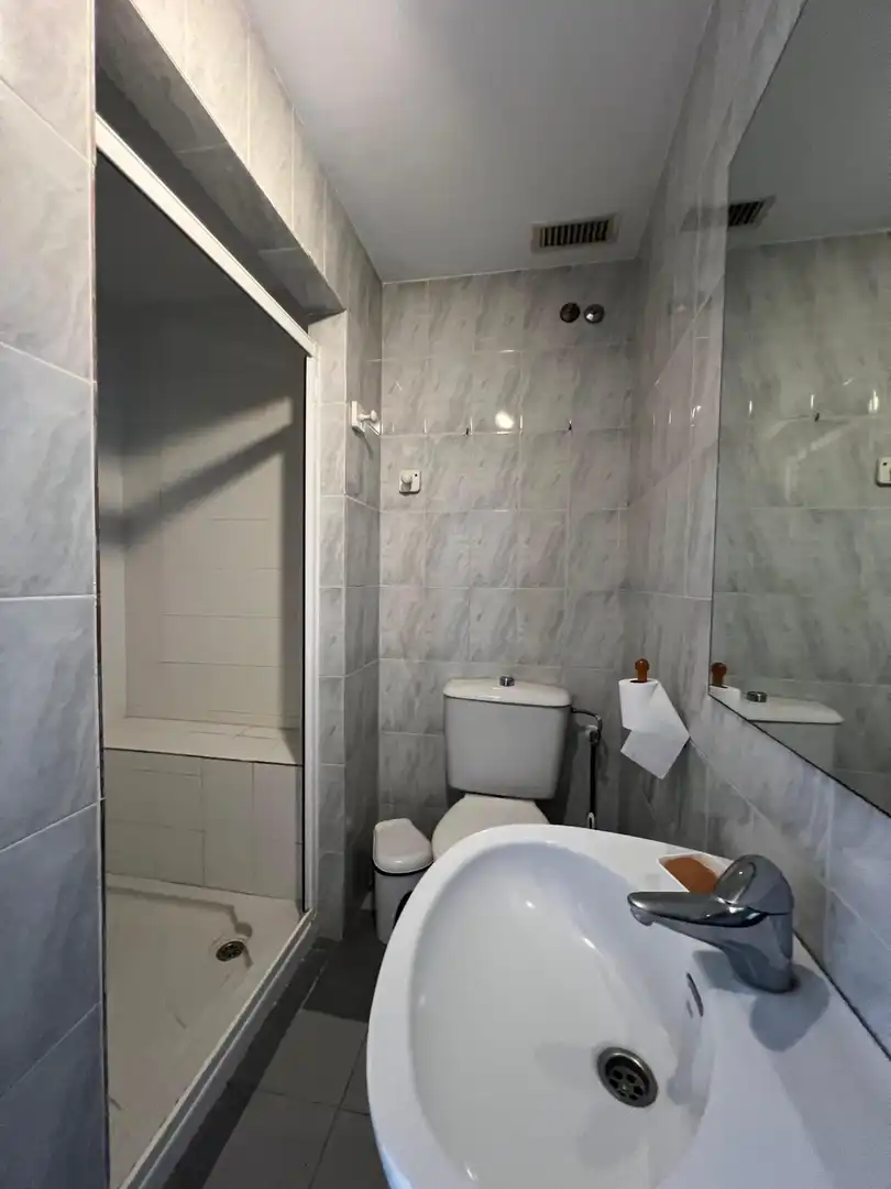 Bany de Casa adosada en venda en Fuengirola amb Aire condicionat, Jardí privat i Terrassa