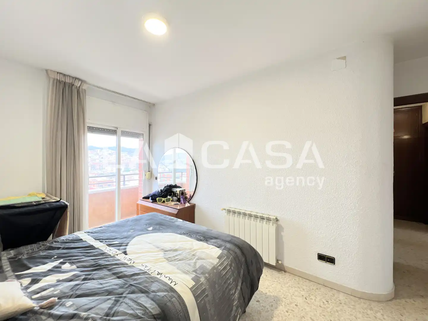 Bedroom of Flat for sale in Santa Coloma de Gramenet  with Balcony