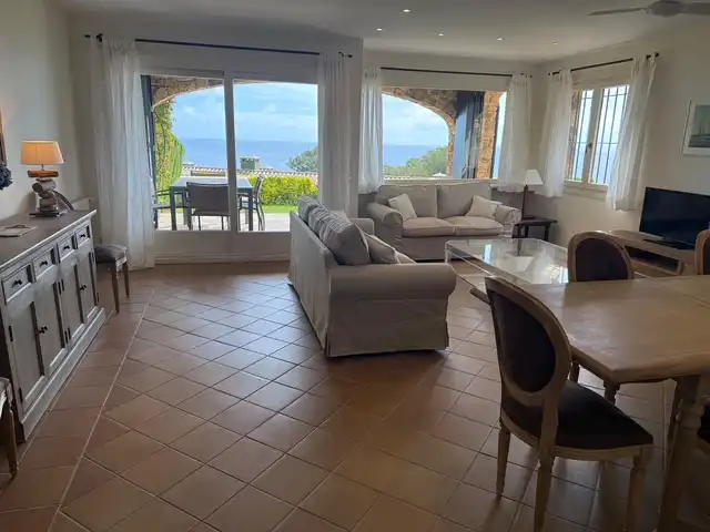 Wohnzimmer von Einfamilien-Reihenhaus zur Miete in Palafrugell mit Möbliert, Balkon und Gemeinschaftspool