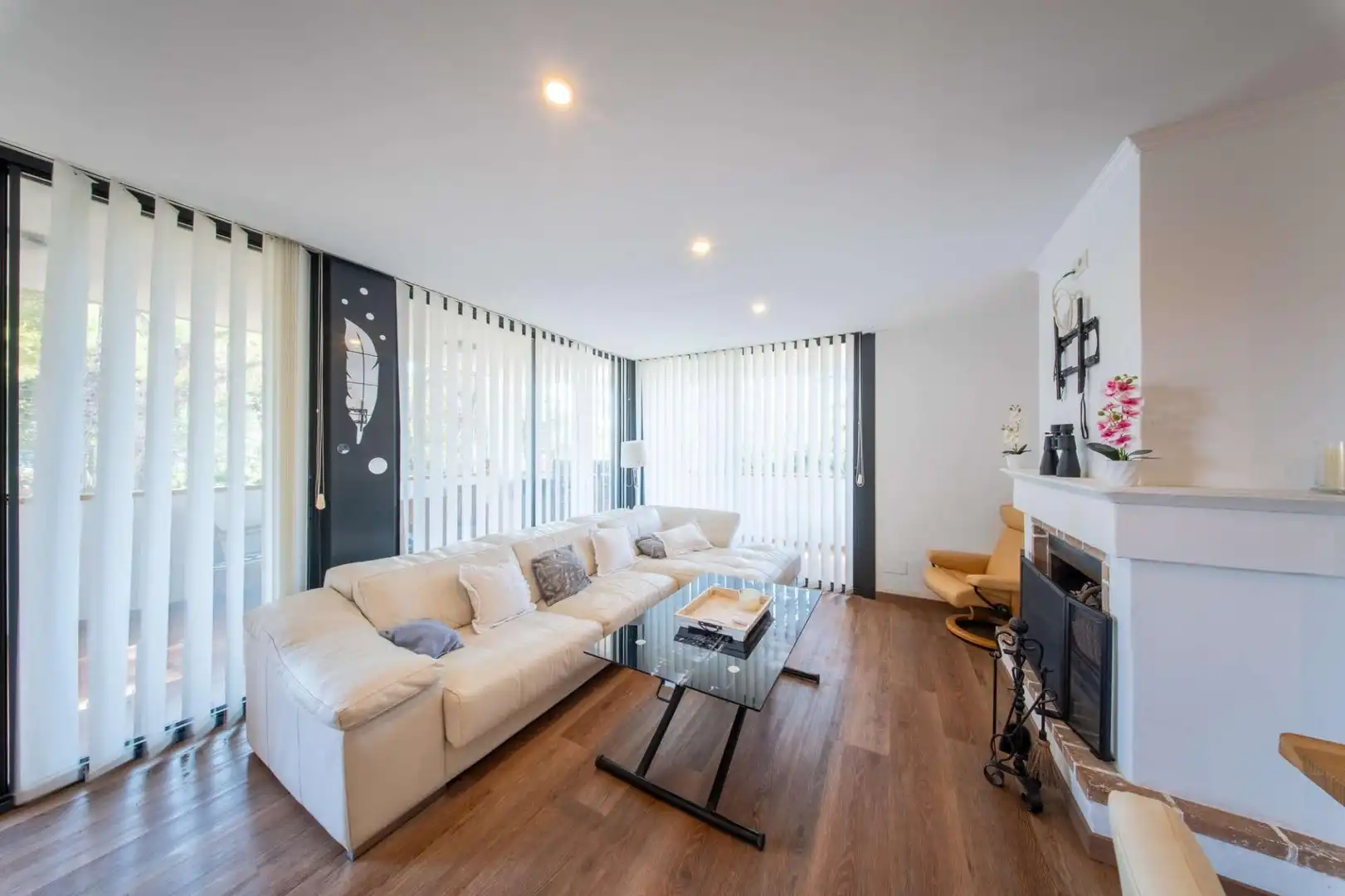 Wohnzimmer von Erdgeschoss zum Verkauf in Calvià mit Klimaanlage, Heizung und Privatgarten