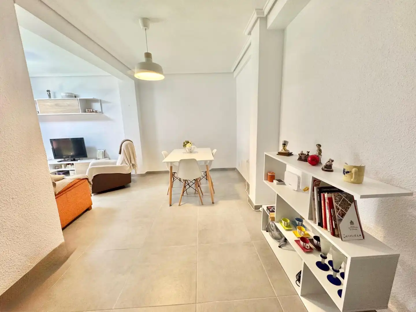 Wohnzimmer von Wohnung zum Verkauf in Orihuela mit Klimaanlage, Heizung und Möbliert