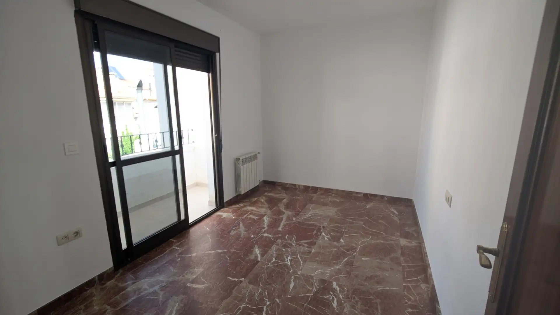 Casa adosada en venta en Guadix con Calefacción