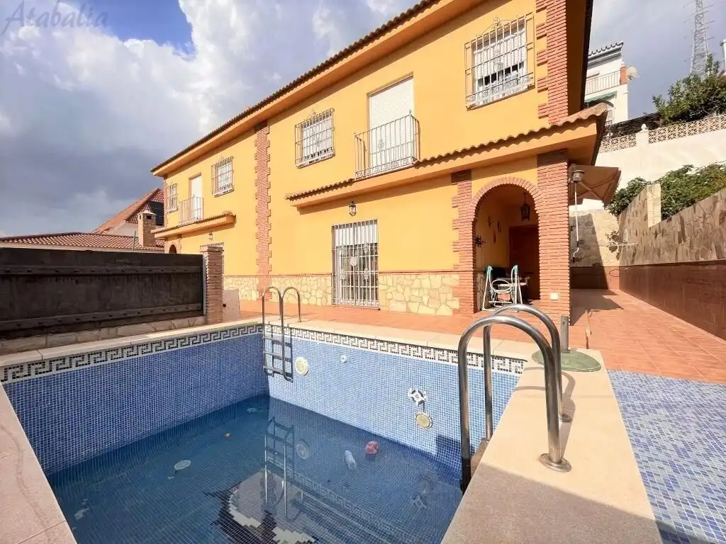 Piscina de Casa o chalet en venta en Málaga con Aire acondicionado, Calefacción y Jardín privado