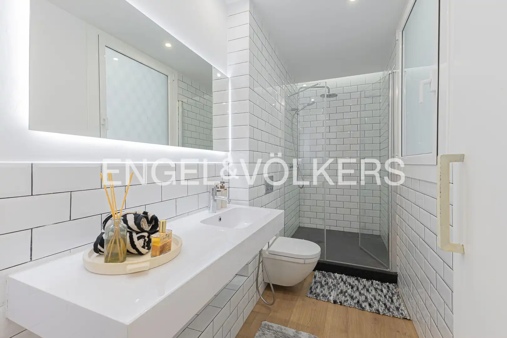 Baño de Piso en venta en Barcelona con Calefacción, Parquet y Balcón