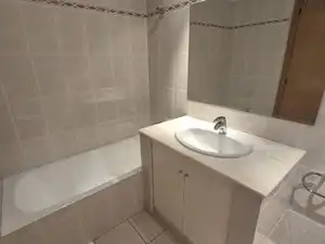 Bathroom of Flat for sale in Vic  with Storage room and Balcony