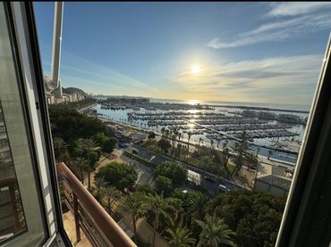 Apartament amb balcó en venda a Centro