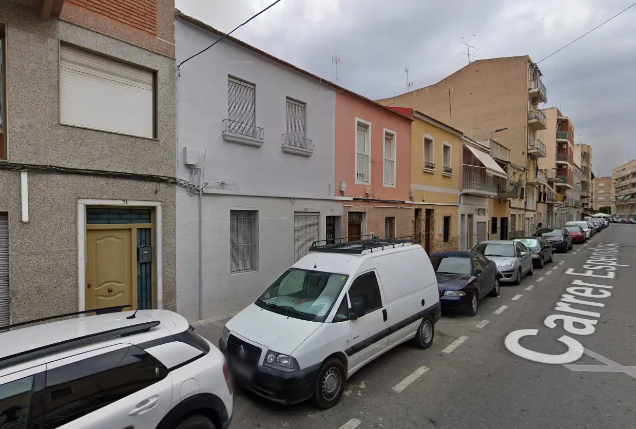 Pis en venda a Carrer Esperidion Porta Requesens 73, imagen 2