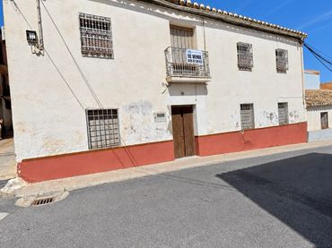 Casa pareada con balcón en venta en Calle Maria